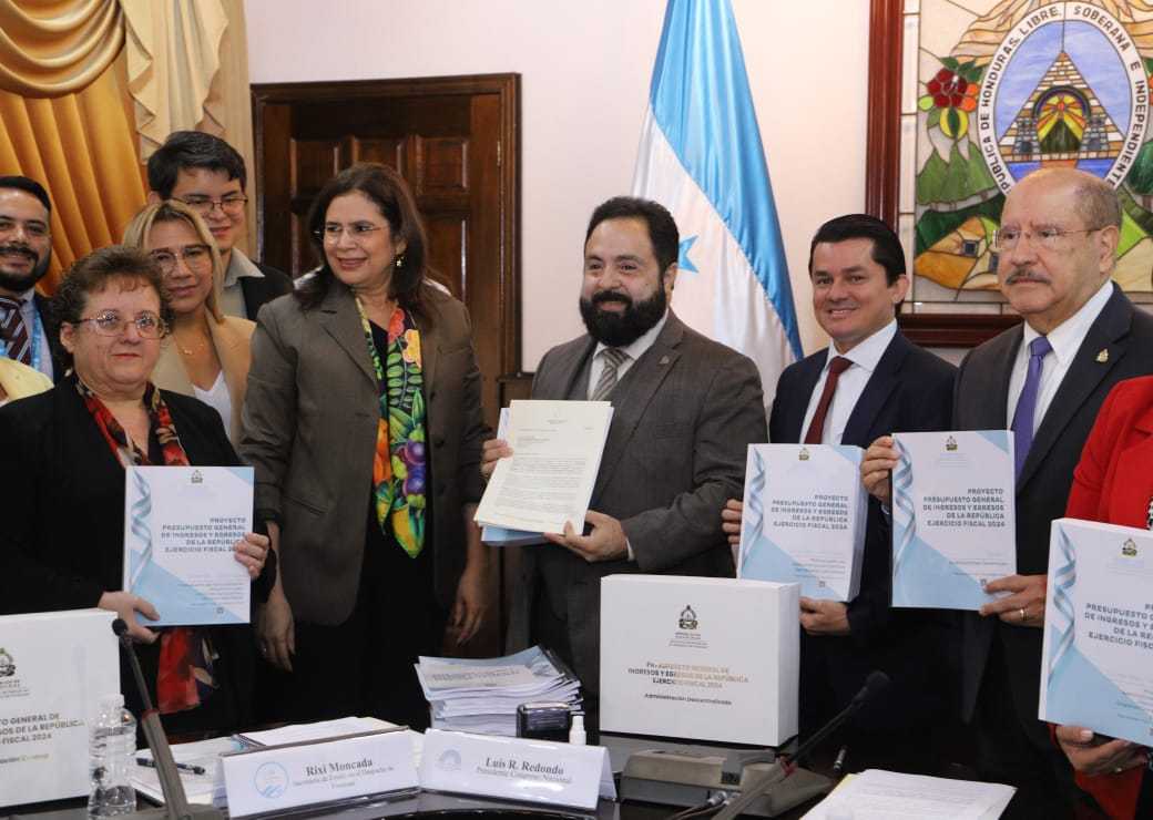 CN recibe el Proyecto de Presupuesto General de la República 2024